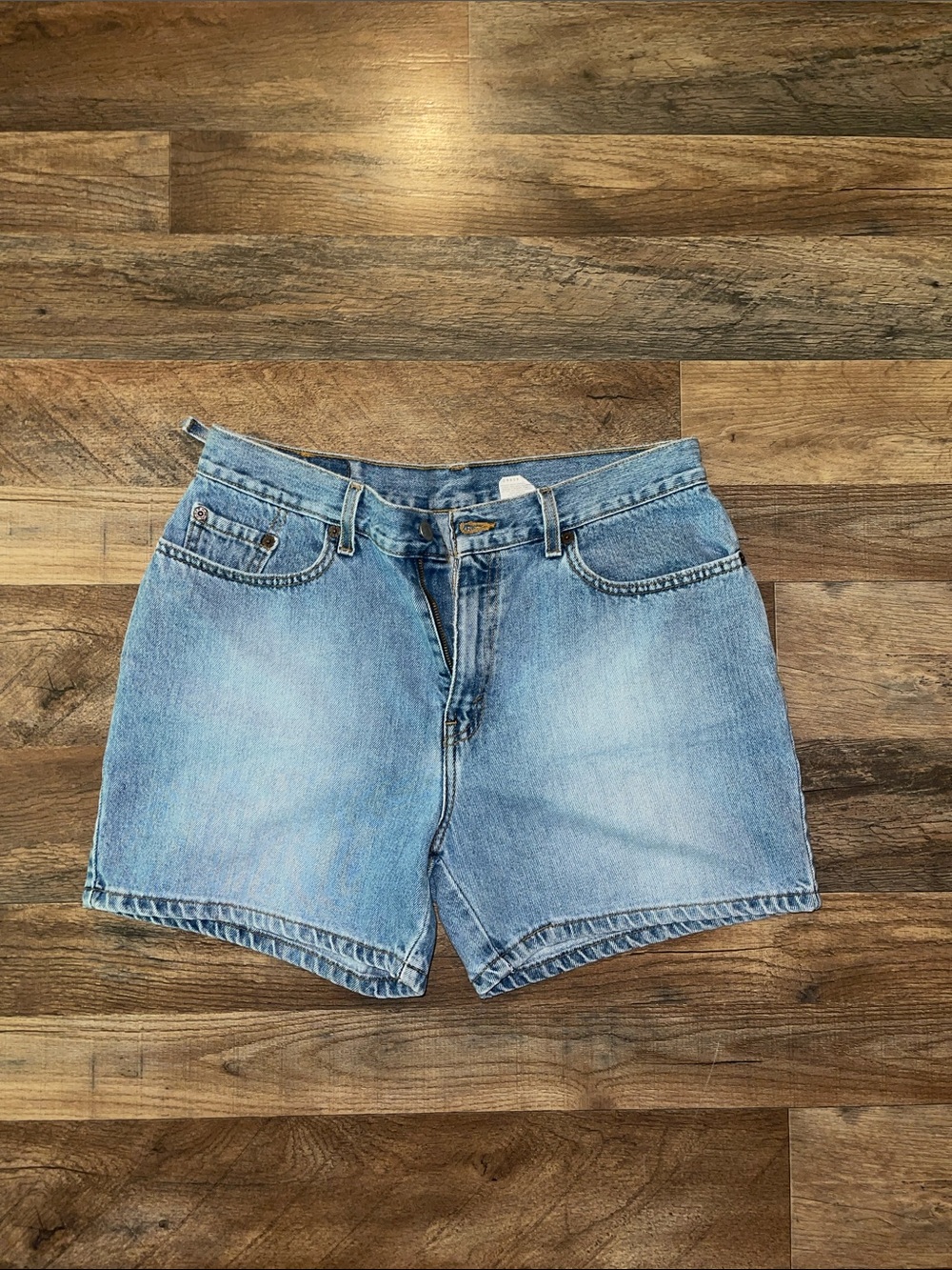 Women’s Levi’s Light Blue Denim Shorts size 10 Misses Vintage